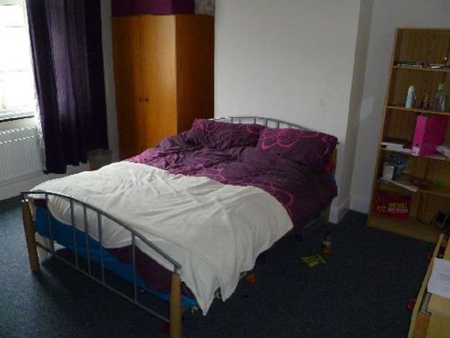  Image of 4 bedroom House Share to rent in Sandling Avenue Horfield Bristol BS7 at Horfield Bristol Horfield, BS7 0HT
